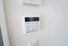 おいだき機能つきなのでお風呂に入る時間が異なるご家庭には嬉しいですね。ボタン一つで快適で便利な生活が＾＾