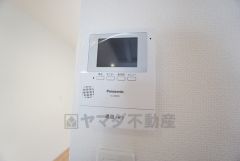 防犯はもちろんセールスマン対策にもなるモニター付きインターホン。