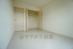広めのクローゼットもあり荷物もすっきり片付けれ、ゆとりのある暮らしが出来ます＾＾