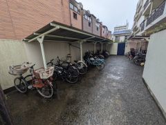 駐輪場。