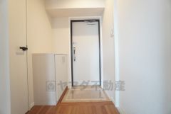 たっぷり収納できるシューズボックス付きなので、家族全員の靴がきれいに整頓できます＾＾棚の上にお花や写真を飾っても良いですね＾＾