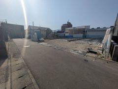 前面道路は東側約4ｍの公道に面しています。