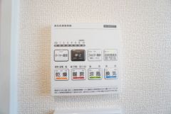 浴室暖房乾燥機付き＾＾梅雨の時期や花粉、PM2.5が酷いときなどの洗濯を干すのに重宝しそうですね＾＾
