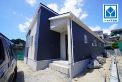 生活がワンフロアで完結する平屋建て＾＾敷地約81坪。駐車3台分＾＾西鉄バス「六本松」歩3分。