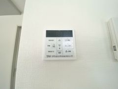 おいだき機能つきなのでお風呂に入る時間が異なるご家庭には嬉しいですね。ボタン一つで快適で便利な生活が＾＾
