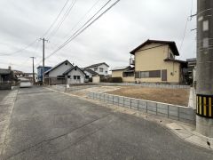 前面道路。 東側約5ｍ市道。 西鉄バス「合町」停まで徒歩約4分＾＾JR鹿児島本線「田代」駅まで車6分（2.2ｋｍ）＾＾