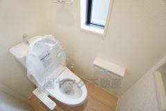 1階2階の2ヶ所にトイレがありますので、忙しい朝にも家族に気を使わず、ゆとりが生まれますね＾＾