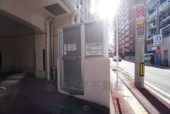 敷地内ゴミ置き場有。