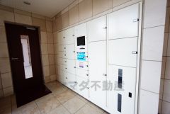 宅配ボックスがあるので非対面でお荷物を受け取ることができます＾＾