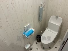 ウォシュレット、暖房便座、節電・節水機能など、使い勝手のよい高機能トイレです。