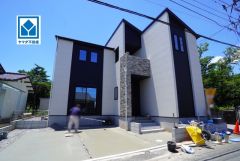 麓小学校(歩5分)西鉄バス「山浦」歩4分JR鳥栖駅や西鉄久留米駅行き＾＾ 4LDK南向きでP2台可能。パントリーと洗面室収納とWICなど収納たっぷりの間取り＾＾