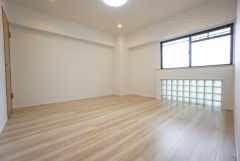 約8帖の主寝室。 広めの主寝室はダブルベッドも余裕で配置できます。主寝室にはウォークインクローゼット付きです＾＾