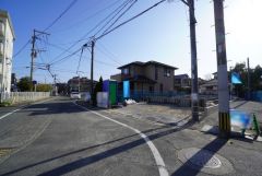 前面道路は東側約7.5ｍ公道に面しています＾＾ 新生活におススメな物件をご紹介させていただきます＾＾是非お問合せ下さい＾＾