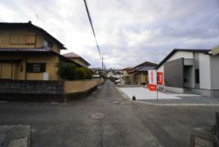 前面道路。南側約4.0ｍ公道。