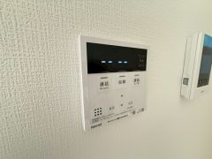 おいだき機能つきなのでお風呂に入る時間が異なるご家庭には嬉しいですね。ボタン一つで快適で便利な生活が＾＾