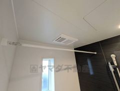 風呂には物干し棒あり＾＾外干しが難しい季節でも安心です。