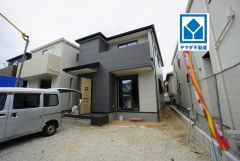 西鉄バス「警弥郷1丁目」＆セブン歩3分。マルキョウ歩7分。長期優良住宅＾＾カースペース3台分を確保。