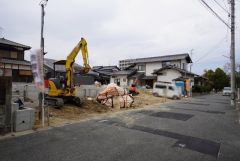 前面道路北東側：約6.00ｍ公道。 前面道路が広く駐車もラクラクです＾＾