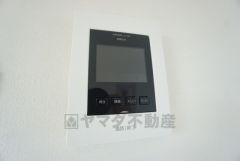 防犯性、セキュリティ対策に安心できるテレビモニター付きインターフォンです。セールスマン対策にもなり安心できます。