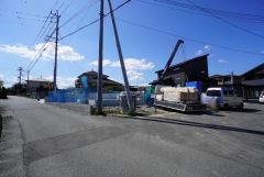 角地なので、開放感が得られます。 また、日差しが入りやすく、家の奥まで明るくなるのが嬉しいポイントです＾＾ 