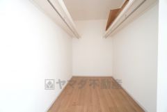 広々としたウォークインクローゼット付き。洋服が多くても安心です＾＾