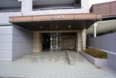 共用部。 エントランスにはスロープ付き＾＾