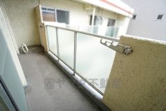 南東向きで高台の立地で回りに高い建物もなく、眺望、日当たり、風通し良好です＾＾ お洗濯物も気持ちよく干せそうです。