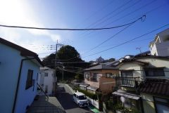 目の前に日差しを遮る建物がないので、日当たり＆風通し良好です＾＾