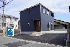 開放感のある角地＾＾西鉄バス「鶴田」歩6分。天神大橋博多など多方面行き＾＾お庭付き＾＾カースペースは4台分＾＾