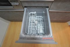 炊事時間を大幅に短縮できる食器洗浄乾燥機付き＾＾食器を洗う手間が減るので家族とのコミュニケーションの時間や自分の時間が増えますね。