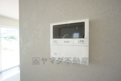 おいだき機能つきなのでお風呂に入る時間が異なるご家庭には嬉しいですね。ボタン一つで快適で便利な生活が＾＾
