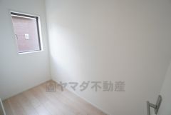 リビング横にはサンルームが設けられています＾＾ライフスタイルに合わせて様々な使い方ができそうですね＾＾