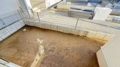 お庭付き＾＾日光浴やガーデニングはもちろん、お子さまの外遊びの場としても＾＾