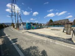 前面道路は南側約4ｍの公道に面しています。 住人以外の車の進入も少なく、小さなお子様を持つご家庭にも安心です＾＾ 