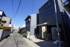 物件の前方と後方が道路に面した敷地です＾＾