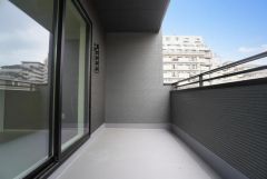 広々としたバルコニー。 天気のいい日にはお布団もまとめて干せそうですね＾＾