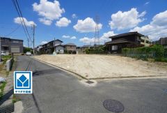 開放感のある角地＾＾4LDKと2S。敷地約63坪。P3台。西鉄「朝倉街道」歩8分＆JR「天拝山」歩12分(自転車2～5分/1ｋ圏)