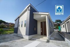 生活がワンフロアで完結する平屋建て＾＾敷地約81坪。駐車3台分＾＾西鉄バス「六本松」歩3分。