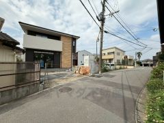 前面道路も広く駐車もラクラクです＾＾