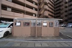 居住者専用ゴミステーション。 お部屋をいつでもスッキリと保つための嬉しい設備です。 戸別収集と違い、他人の目に触れにくいのも安心できますね。 