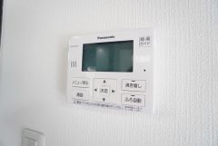 おいだき機能つきなのでお風呂に入る時間が異なるご家庭には嬉しいですね。ボタン一つで快適で便利な生活が＾＾