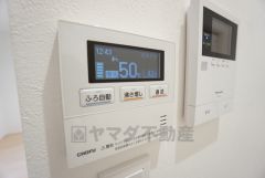 おいだき機能つきなのでお風呂に入る時間が異なるご家庭には嬉しいですね。ボタン一つで快適で便利な生活が＾＾