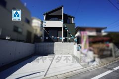 外環状道路（車4分/1.4ｋｍ）。マルキョウ柏原店（車4分/900ｍ）。西鉄バス「大平寺」停まで歩5分＾＾博多・天神方面へのバスが出ています＾＾閑静な住宅地で子育て世帯におススメの住環境です＾＾