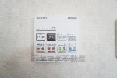 浴室暖房乾燥機には、暖房、乾燥、涼風、換気の4つの機能が付いています。タイマー付きです。換気・雨の日の洗濯も安心です＾＾