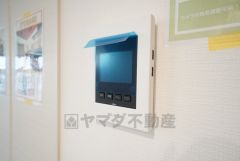 防犯はもちろん、セールスマン対策にもなるモニター付きインターホンです。お子さん1人での留守番時にも活躍しそうです。