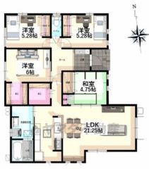 4LDKとファミリークローク。LDKは21.25帖の広々とした空間＾＾スタディーカウンター付き。南向きで陽当たり良好＾＾