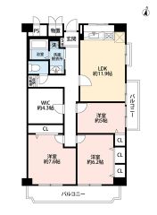 部屋の端に位置する壁付けキッチンは、デッドスペースができにくく、リビング・ダイニングを無駄なく広く活用できます。季節物の衣類もスッキリ収納できるウォークインクローゼットは4.3帖と広々。