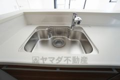 大きめのお鍋も洗いやすそうなシンク。