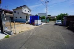前面道路含む現地写真。