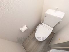 1階2階の2ヶ所にトイレがありますので、忙しい朝にも家族に気を使わず、ゆとりが生まれますね＾＾